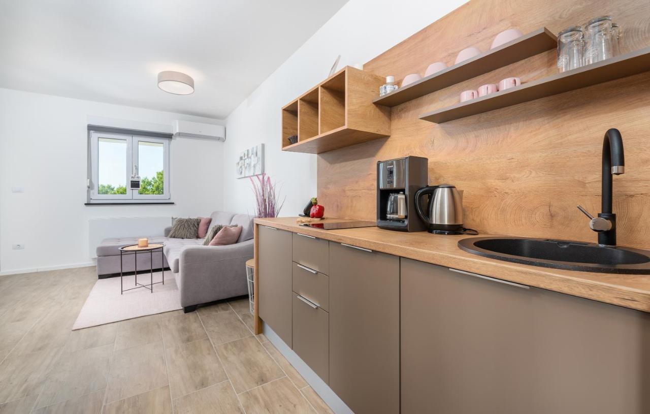 Apartments Amore 파자나 외부 사진